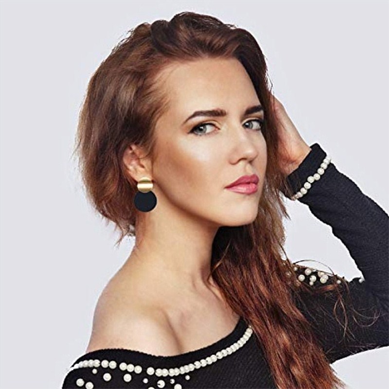 Contrast color geometric round metal earrings with individual studs