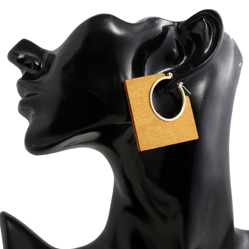 Geometric classic solid color log diamond hollow alloy earrings