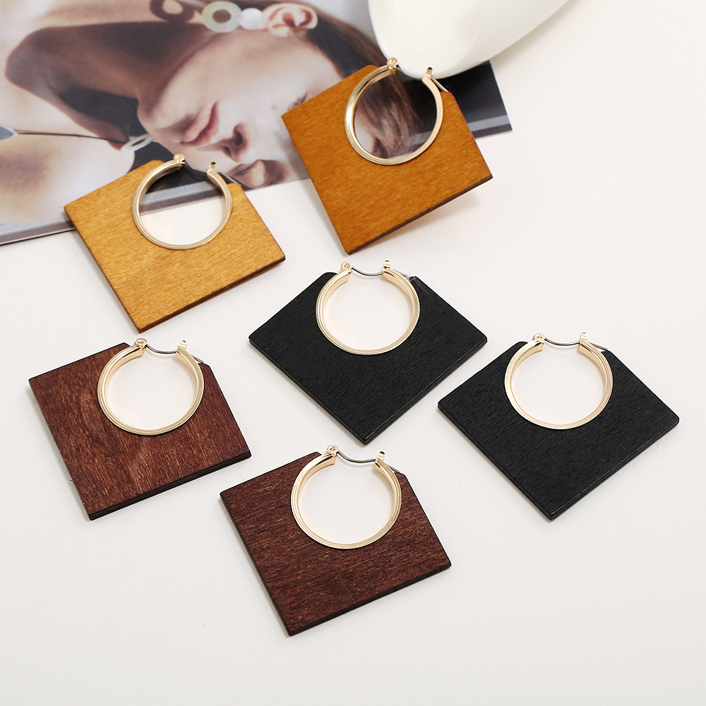 Geometric classic solid color log diamond hollow alloy earrings