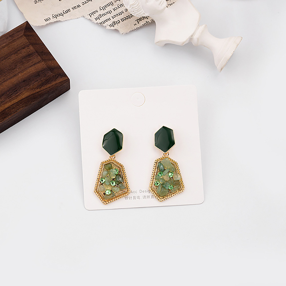 Baroque temperament earrings with geometric gravel-drop oil earrings