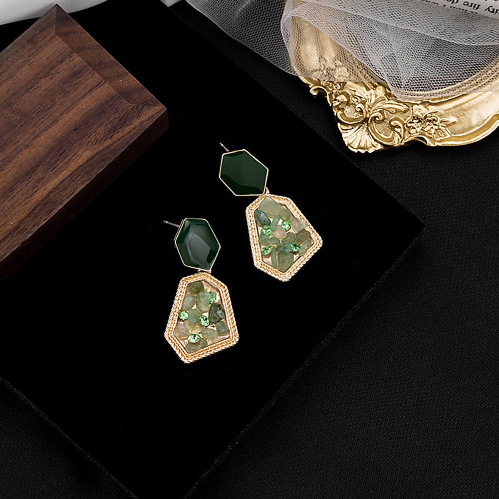 Baroque temperament earrings with geometric gravel-drop oil earrings