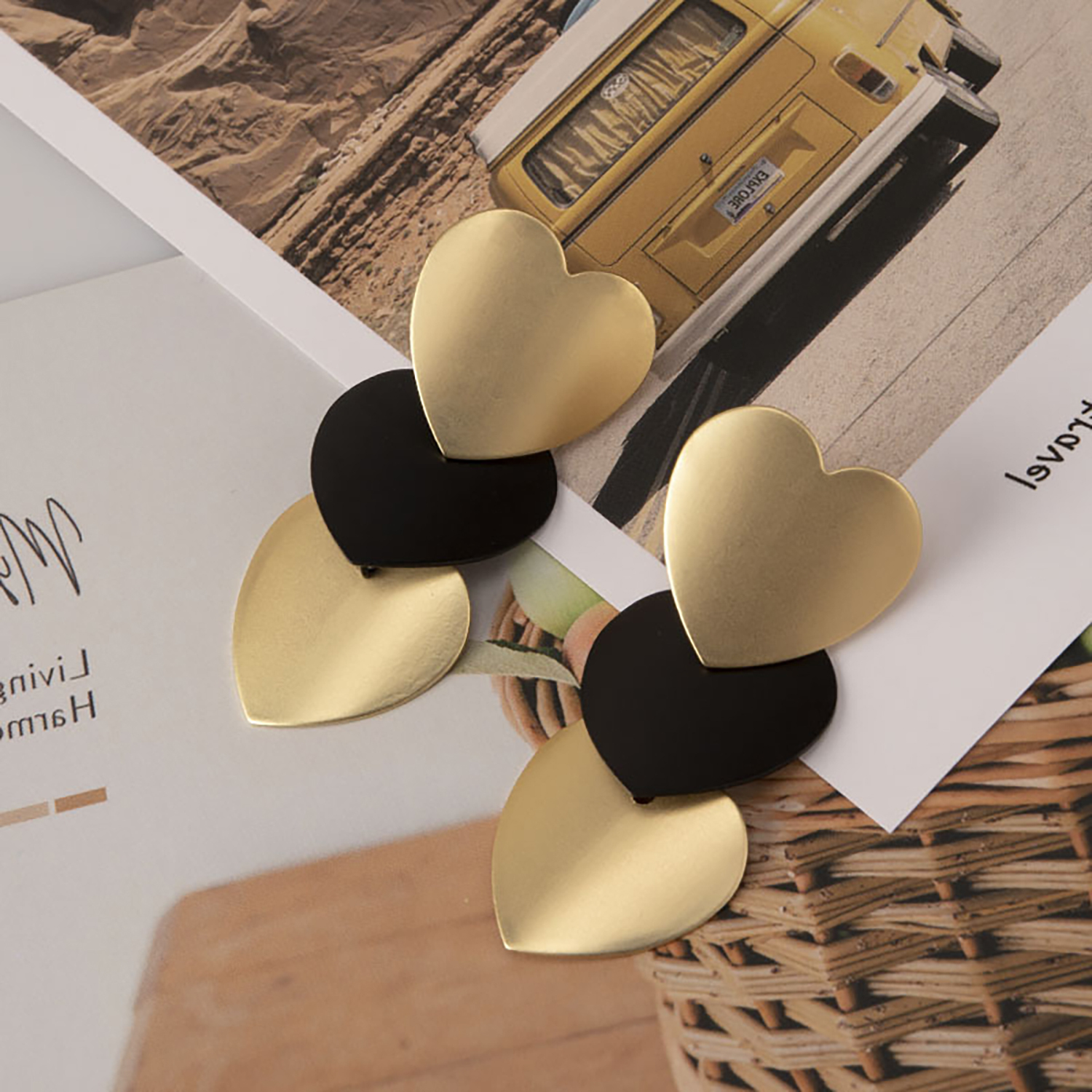 Retro oversize pendant geometric love earrings cold wind gold plated black gold earrings
