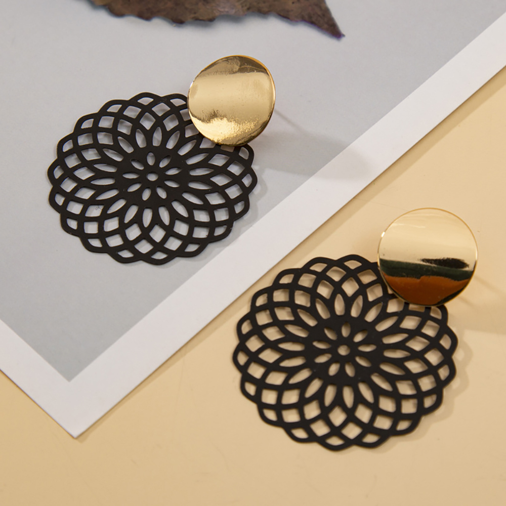 Vintage hollow flower earrings for women
