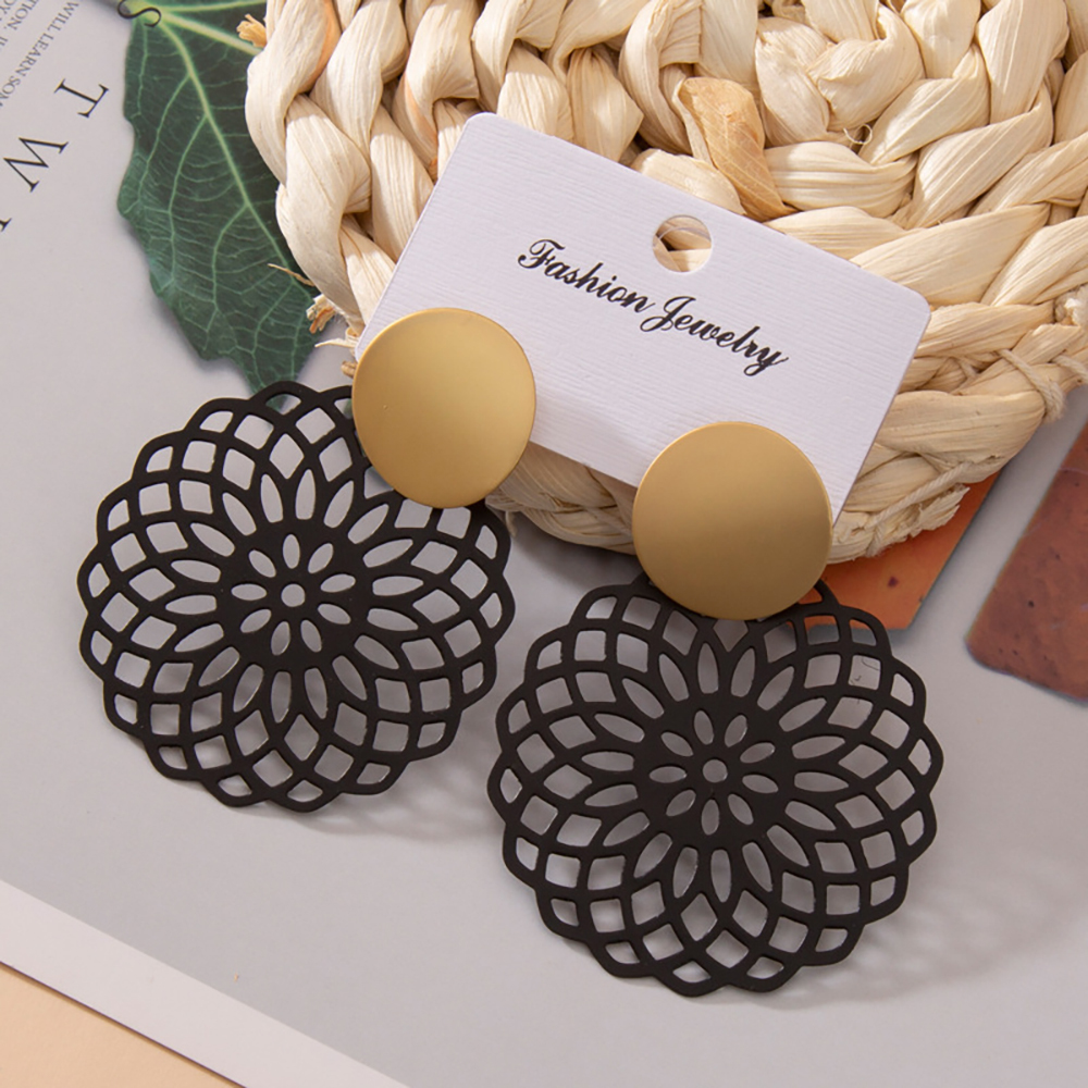 Vintage hollow flower earrings for women