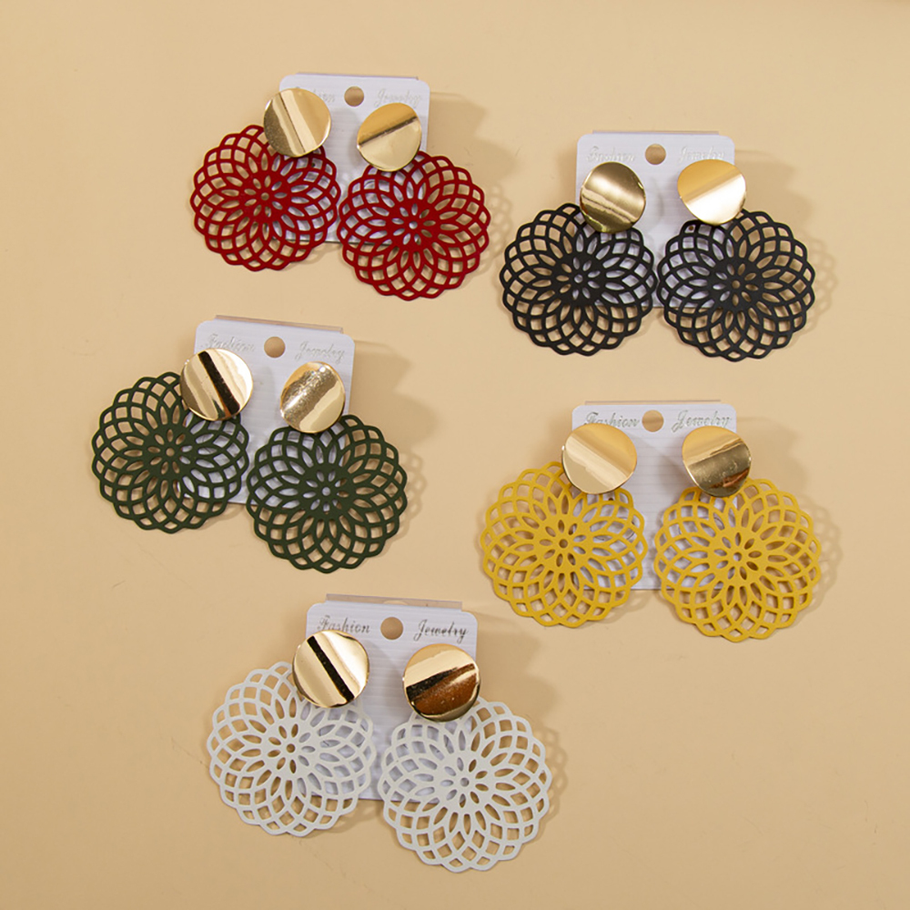 Vintage hollow flower earrings for women