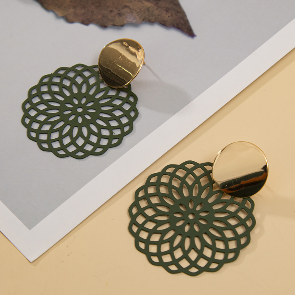 Vintage hollow flower earrings for women