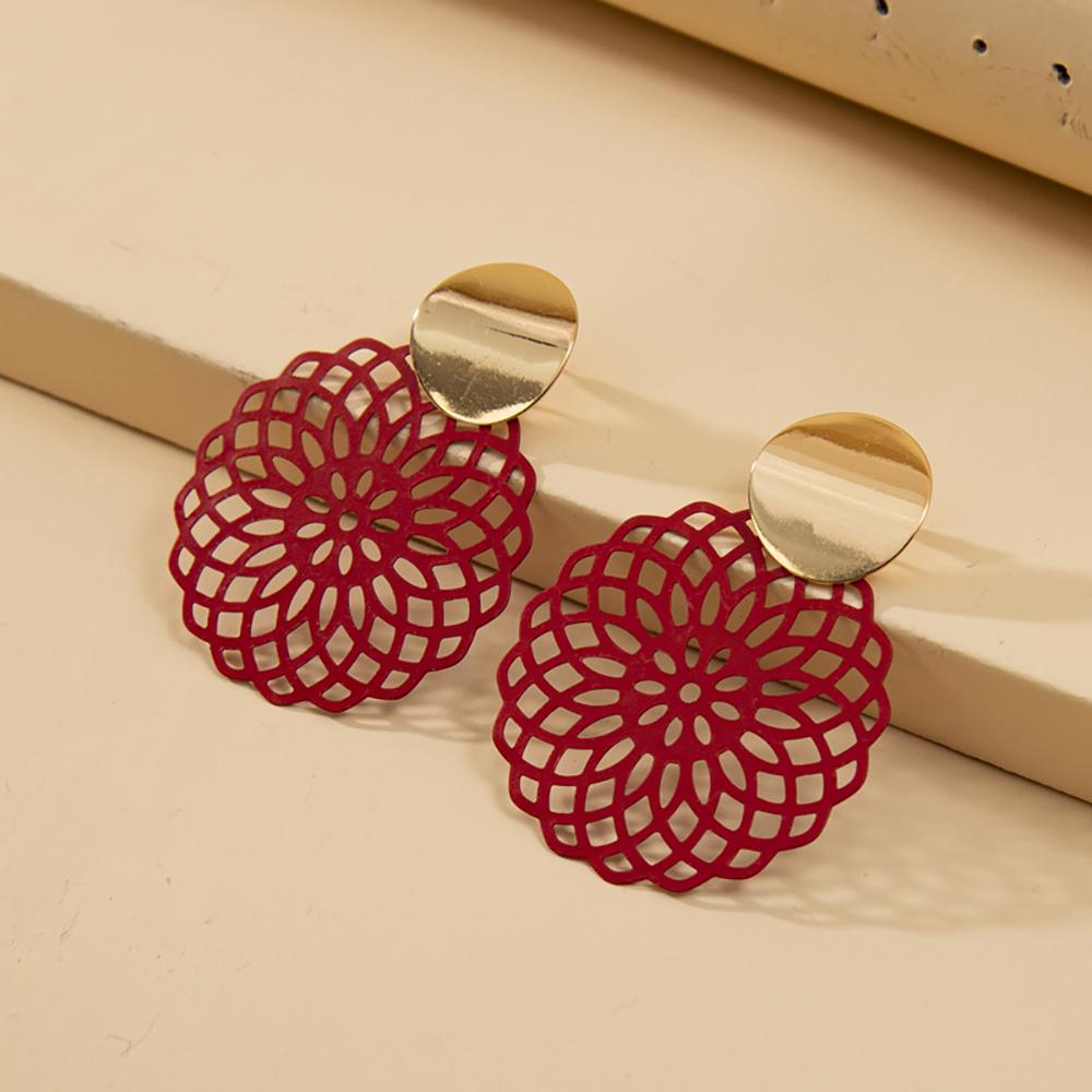 Vintage hollow flower earrings for women