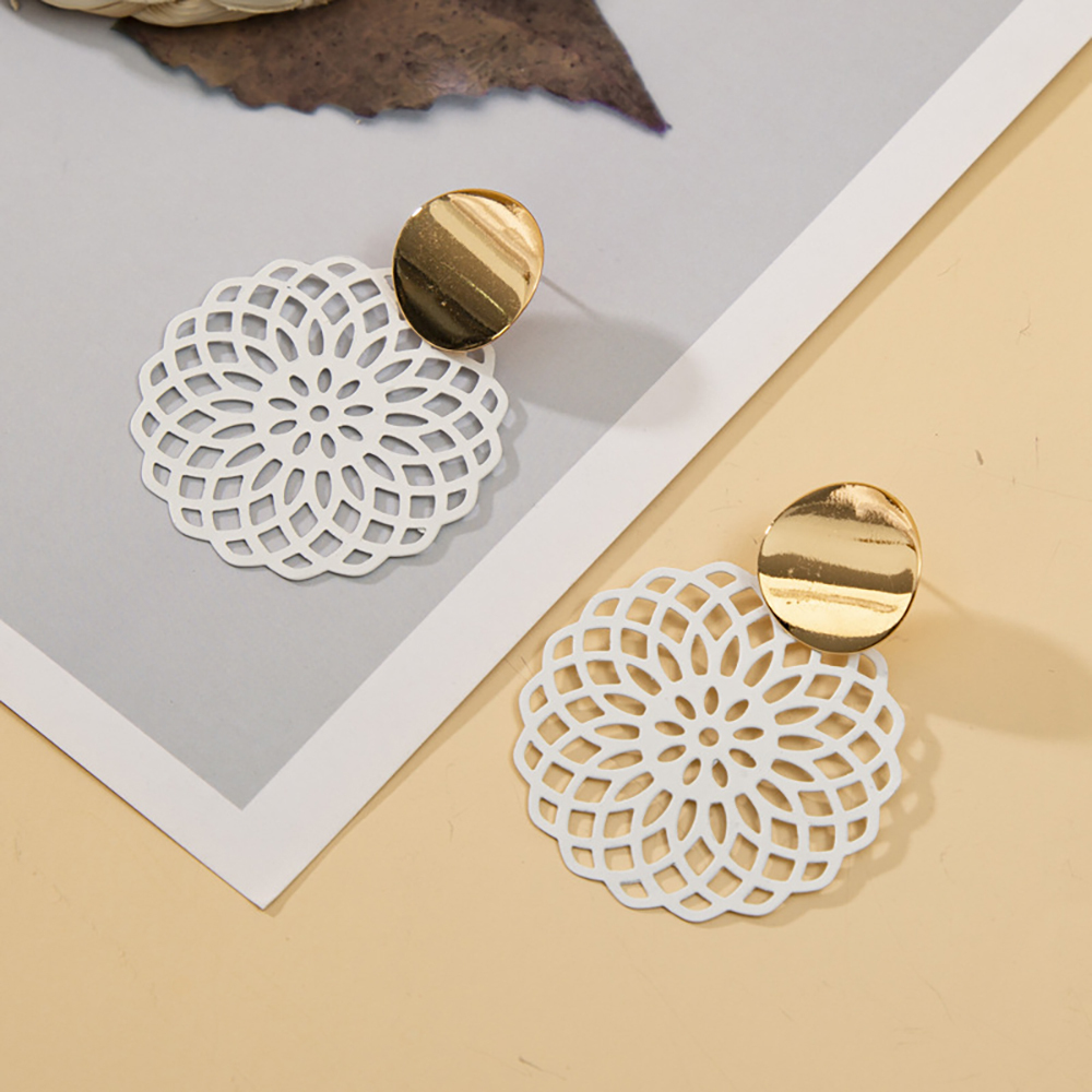 Vintage hollow flower earrings for women