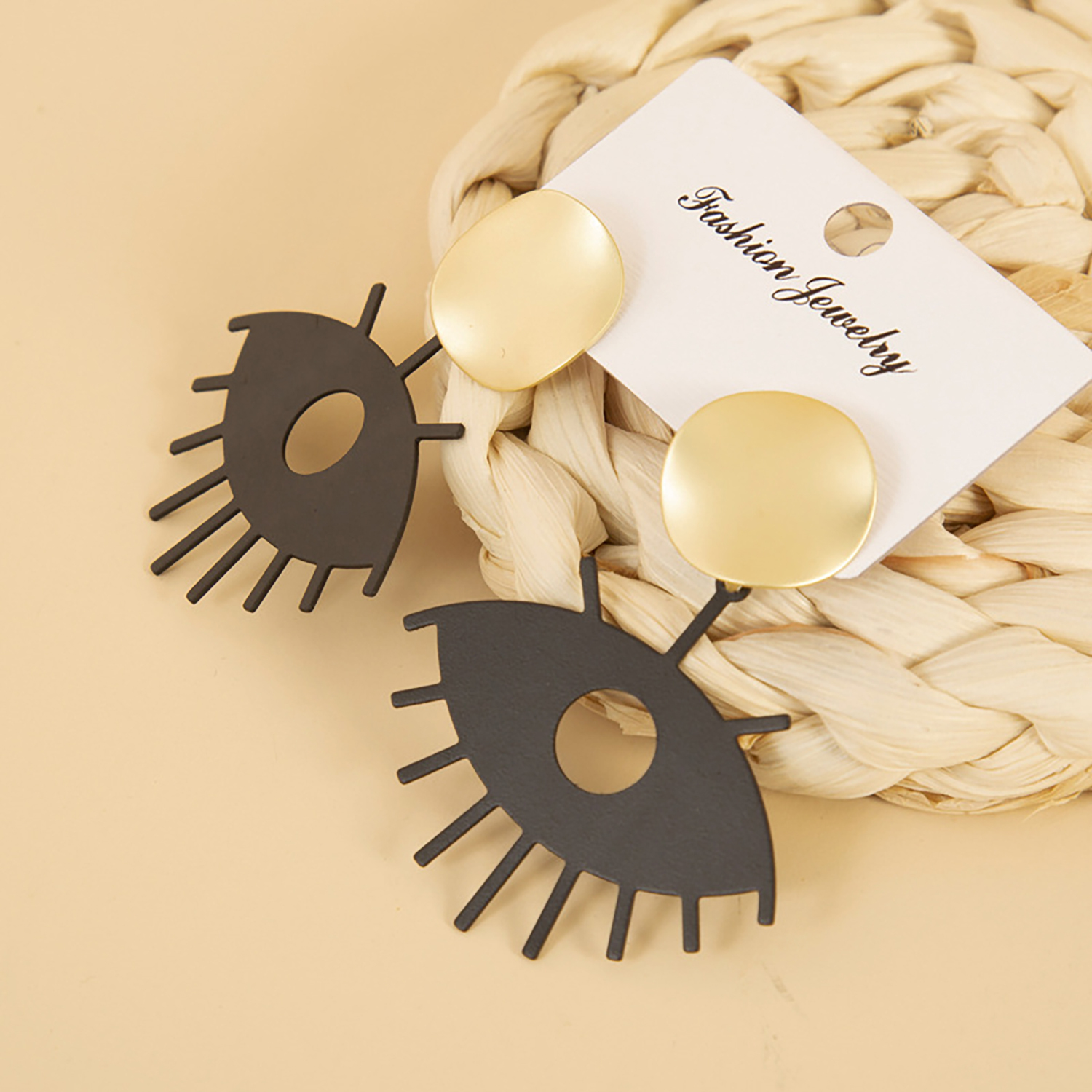 Retro temperament earrings clash color earrings hollow eye eyelash earrings