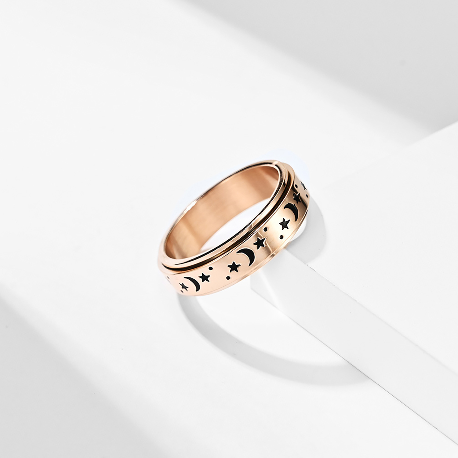 The stars and the moon can be rotated titanium steel ring ring romantic proposal men and women bracelet