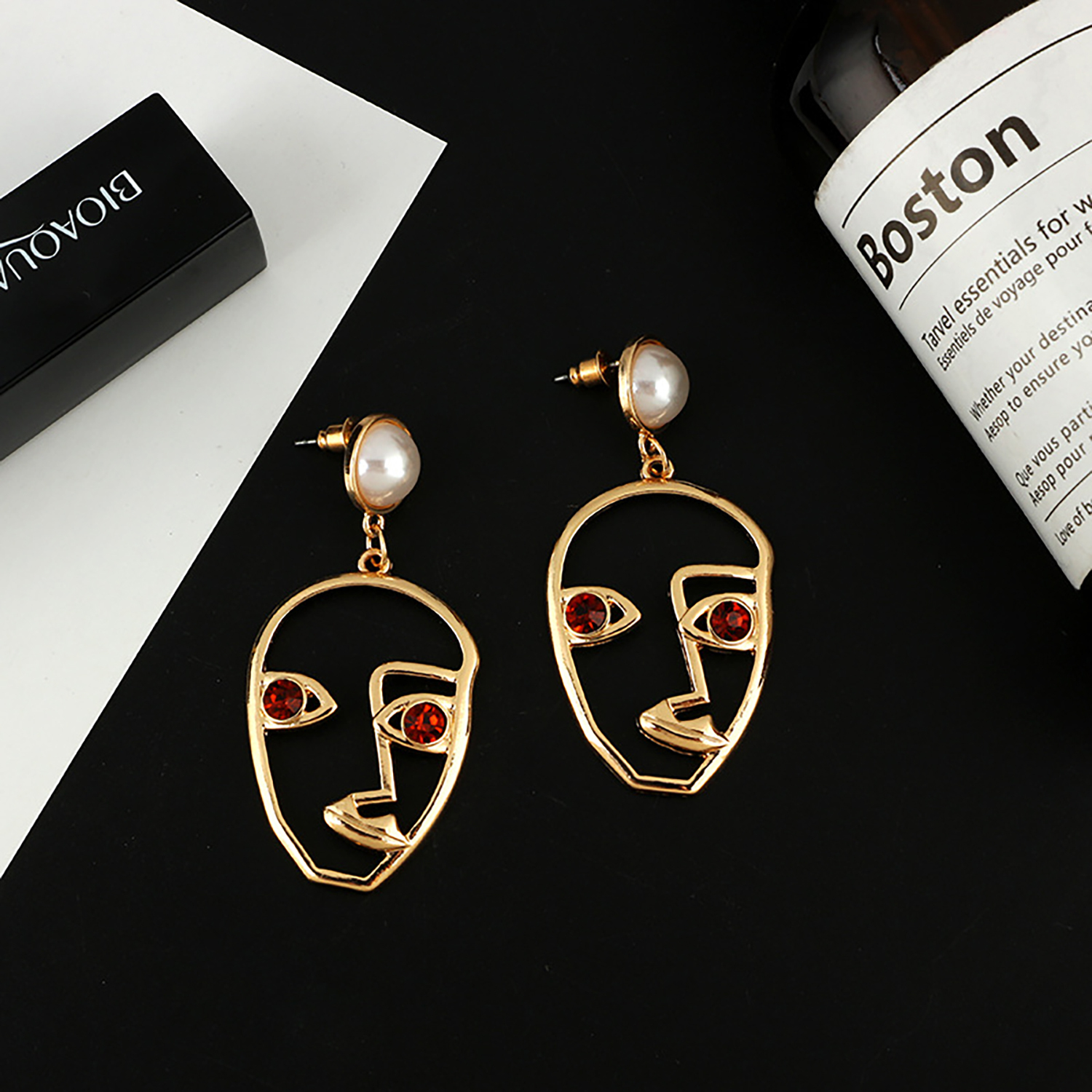 Abstract smiley face pearl set diamond geometry earrings face studs