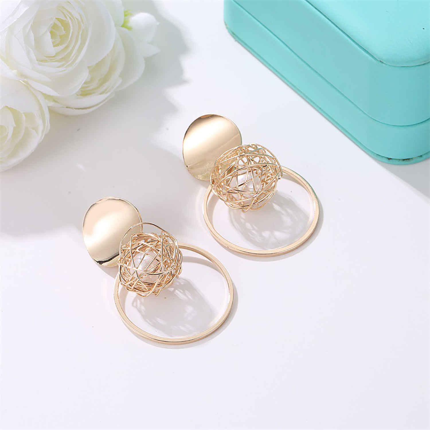 Hollow gold ball pearl stud earrings with metal circle pendant earrings