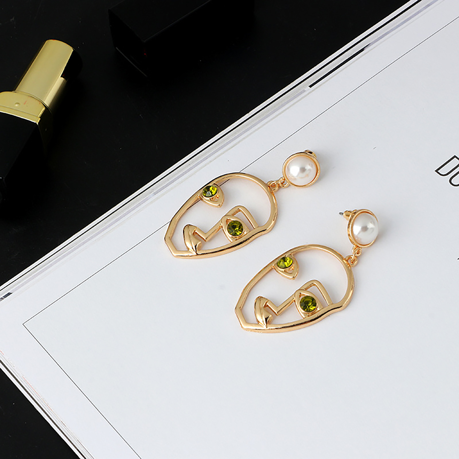 Abstract smiley face pearl set diamond geometry earrings face studs
