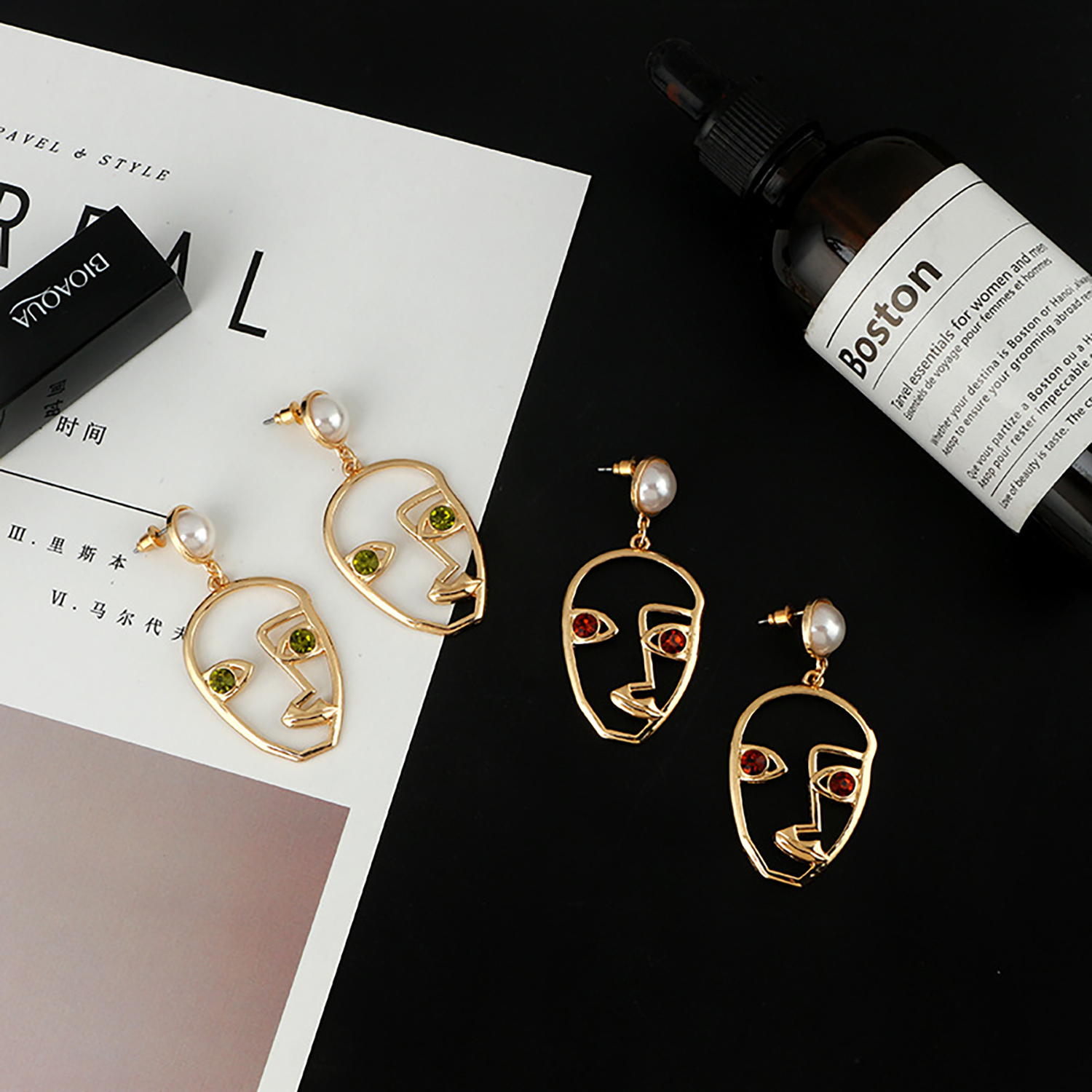 Abstract smiley face pearl set diamond geometry earrings face studs