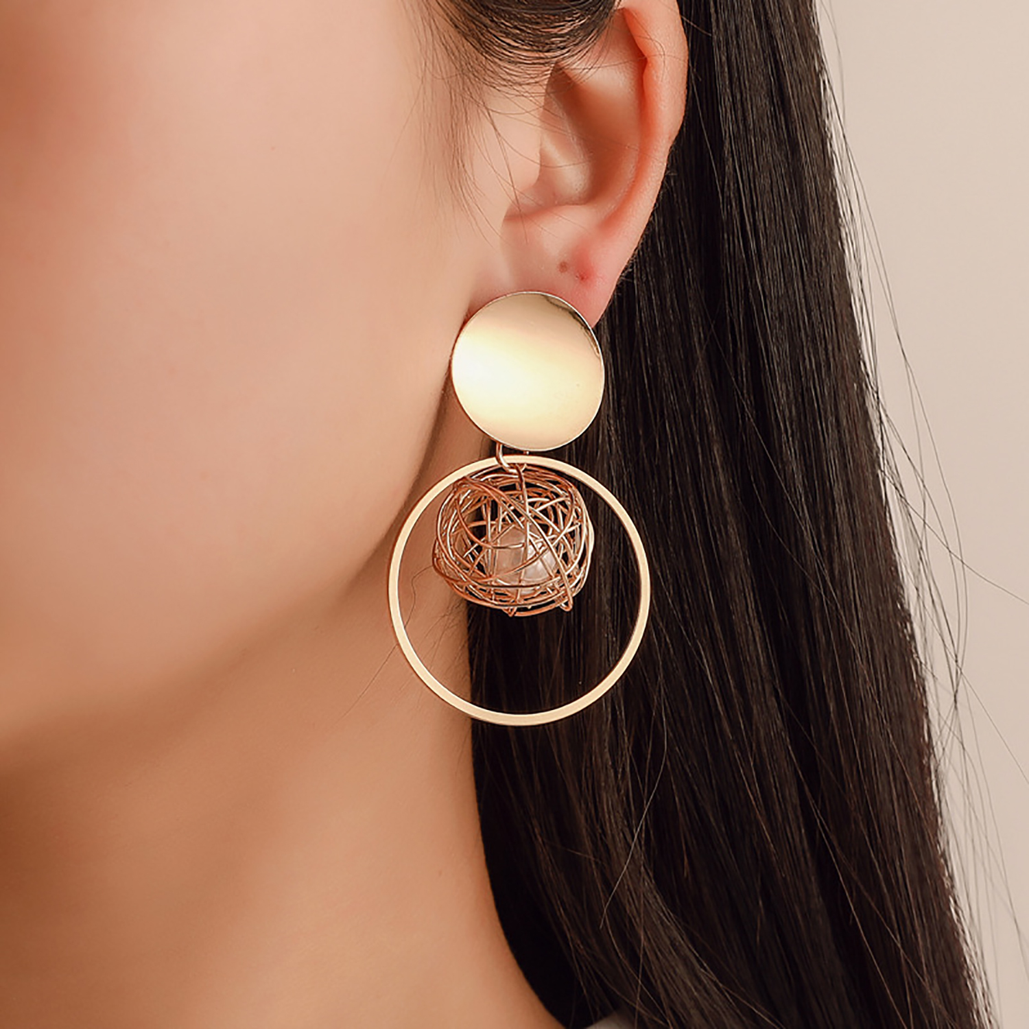 Hollow gold ball pearl stud earrings with metal circle pendant earrings
