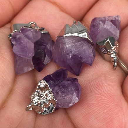 Irregular amethyst pendant necklace, perfect for any occasion