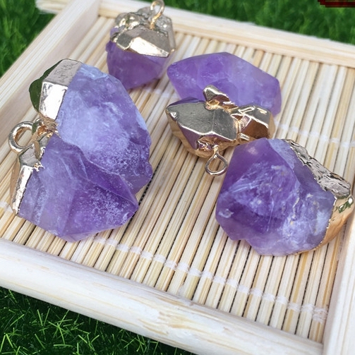 Irregular amethyst pendant necklace, perfect for any occasion