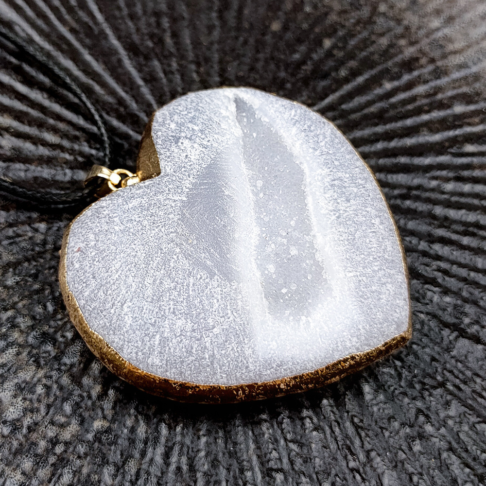 Handmade Craved Druzy Agate Cave Pendant Necklace Heart Star Moon Pendant Jewelry