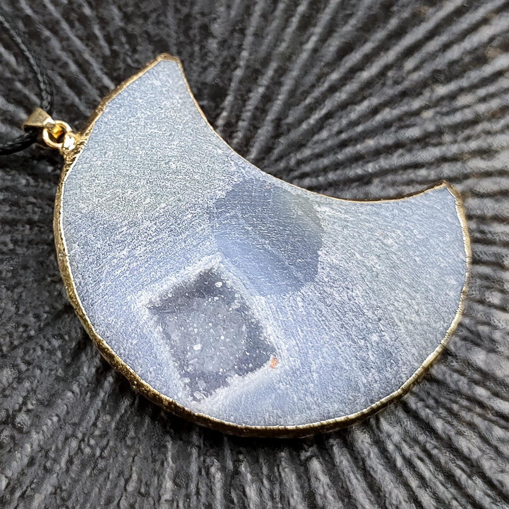 Handmade Craved Druzy Agate Cave Pendant Necklace Heart Star Moon Pendant Jewelry