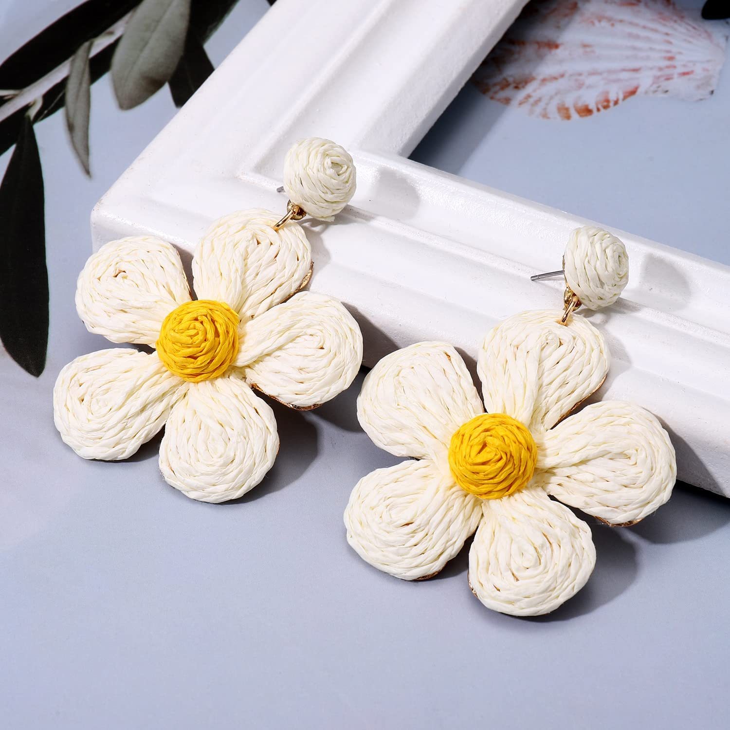 Raffia Earring Boho Handmade Woven Straw Rattan Flower Drop Earrings Geometric Lantern Dangle Earrings for Women Girls Summer Beach Jewelry