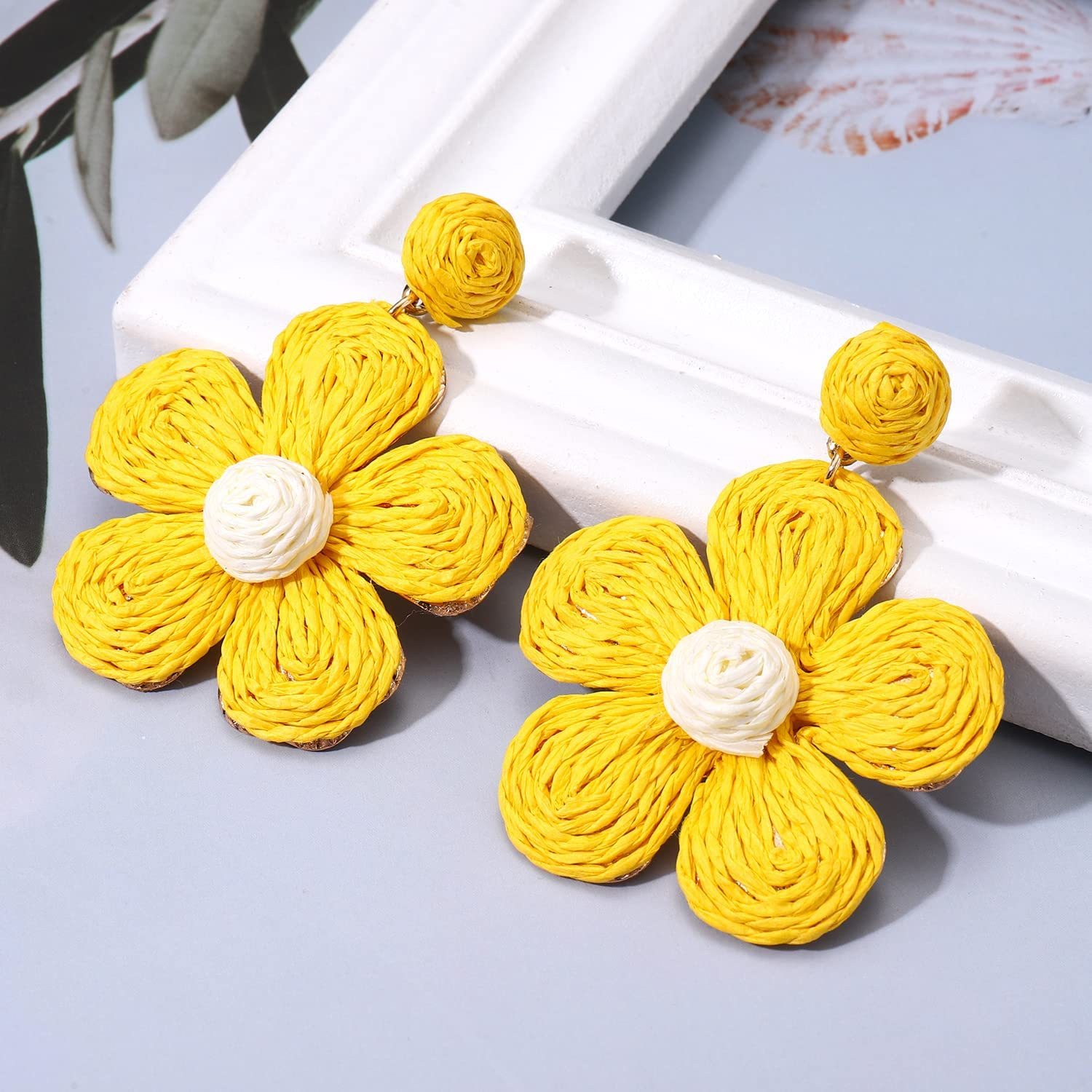 Raffia Earring Boho Handmade Woven Straw Rattan Flower Drop Earrings Geometric Lantern Dangle Earrings for Women Girls Summer Beach Jewelry
