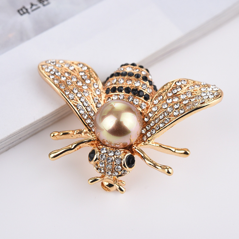 Honey Bee Brooches Crystal Insect Themed Bee Brooch Animal Fashion Shell Pearl Brooch Pin Gold Tone for Women and Girls