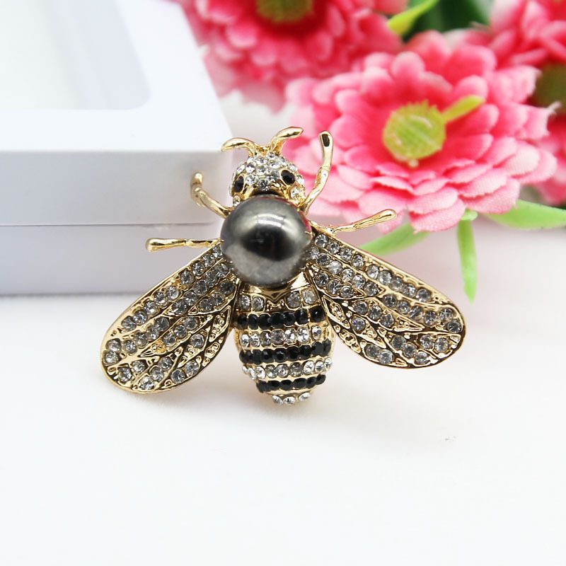 Honey Bee Brooches Crystal Insect Themed Bee Brooch Animal Fashion Shell Pearl Brooch Pin Gold Tone for Women and Girls