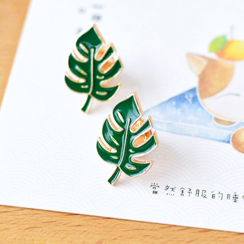 Green Leaf Brooch Cardigan Pin Shawl Brooch Buckle Sweater Knitwear Lapel Pin for Women and Men for Jewelry Gifts