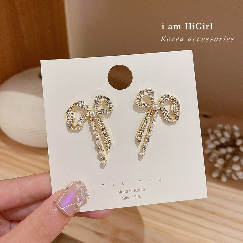 Vintage Pearl Drop Dangle Bowknot Earrings Lightweight Cute Bow Earrings Fashion Statement Ear Jewelry for Women Girls