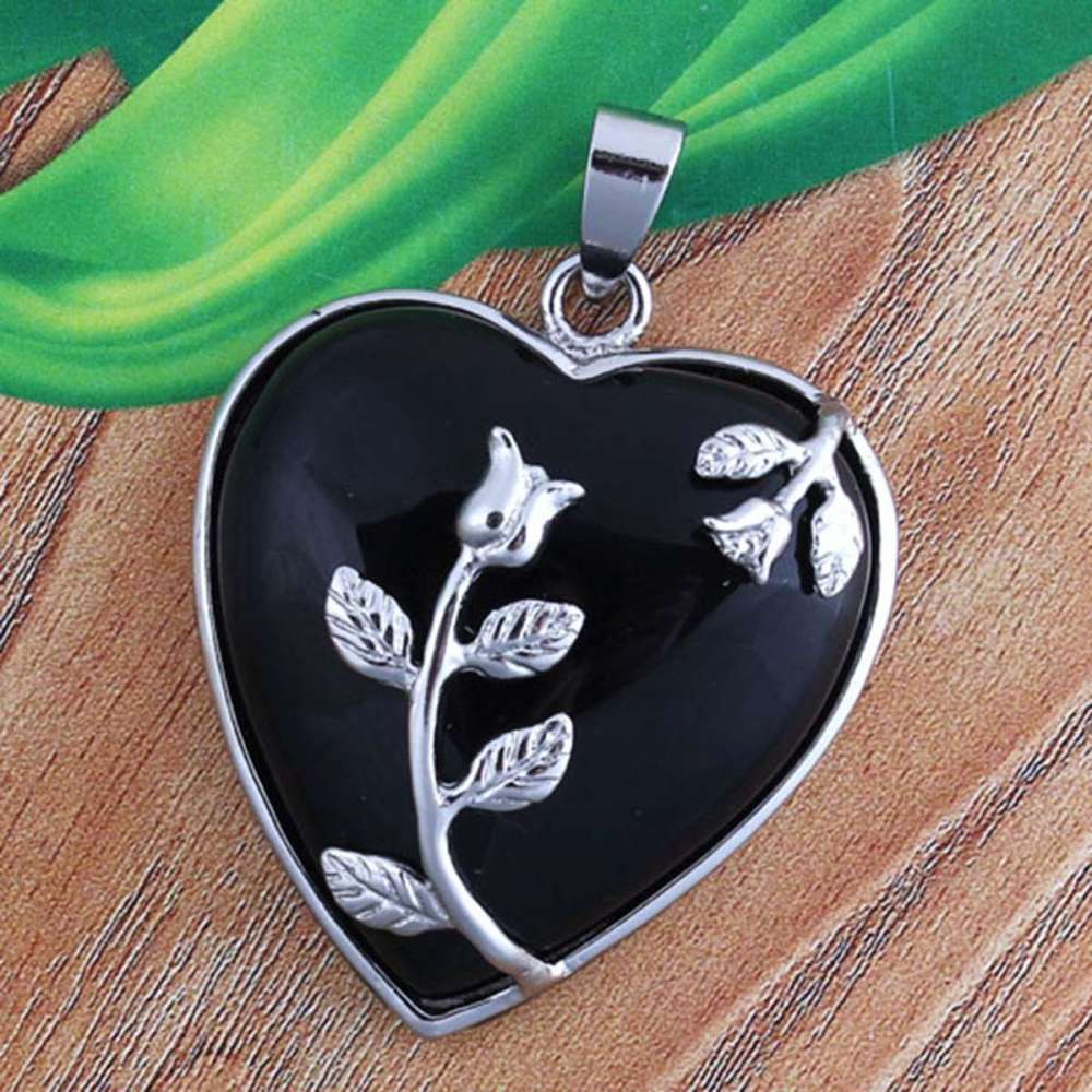 Natural Healing Crystals Heart Pendant Necklaces Reiki Quartz Gemstone Jewelry Flower Wrap Crystal Pendant for Womens Girls