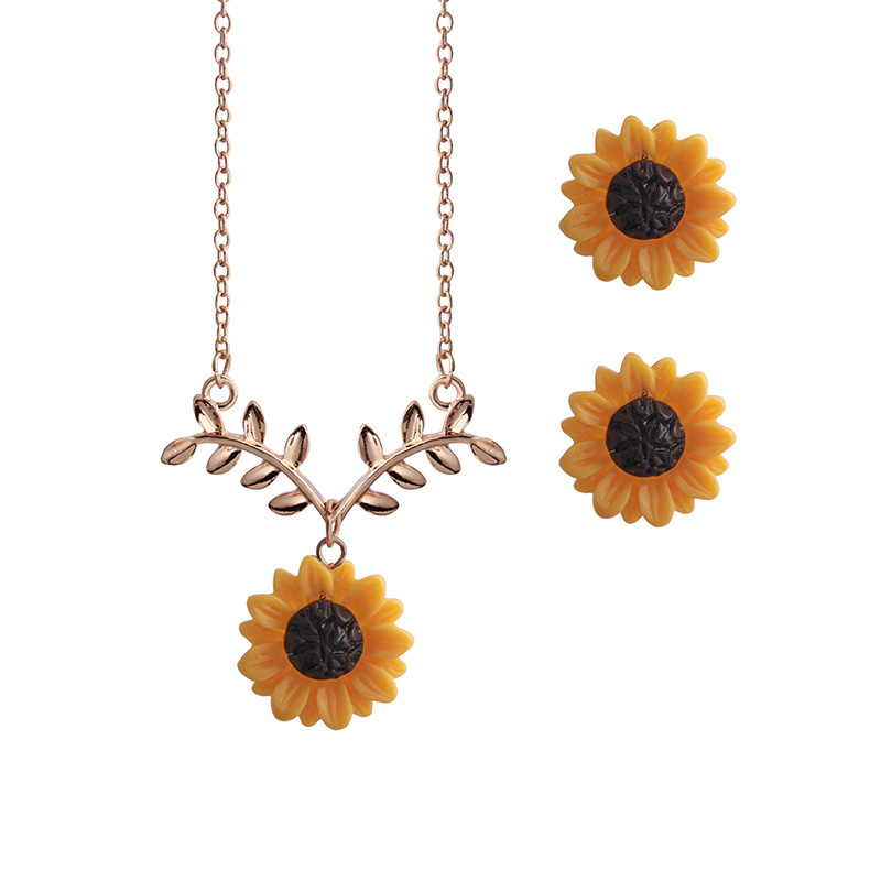 Bohemian Sunflower Leaf Pearl Necklace for Women Girls Lovely Pearl Resin Daisy Flower Boho Long Drop Handmade Pendant Necklace