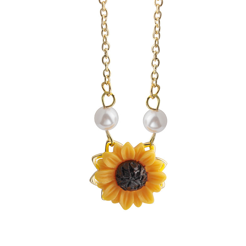 Sunflower Pendant Necklace Gold Choker Necklaces Pearl Neck Chain Fashion Personalized Accessory Jewelry for Women and Girls