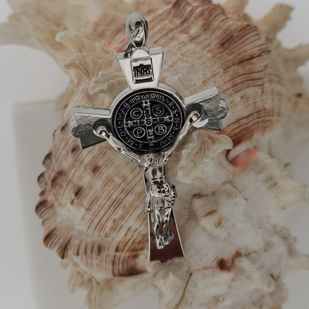 1 Pc Jesus Crucifix Pendant KeyChain INRI Saint Cross Keyring Charm