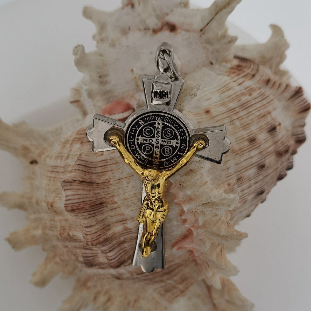 1 Pc Jesus Crucifix Pendant KeyChain INRI Saint Cross Keyring Charm