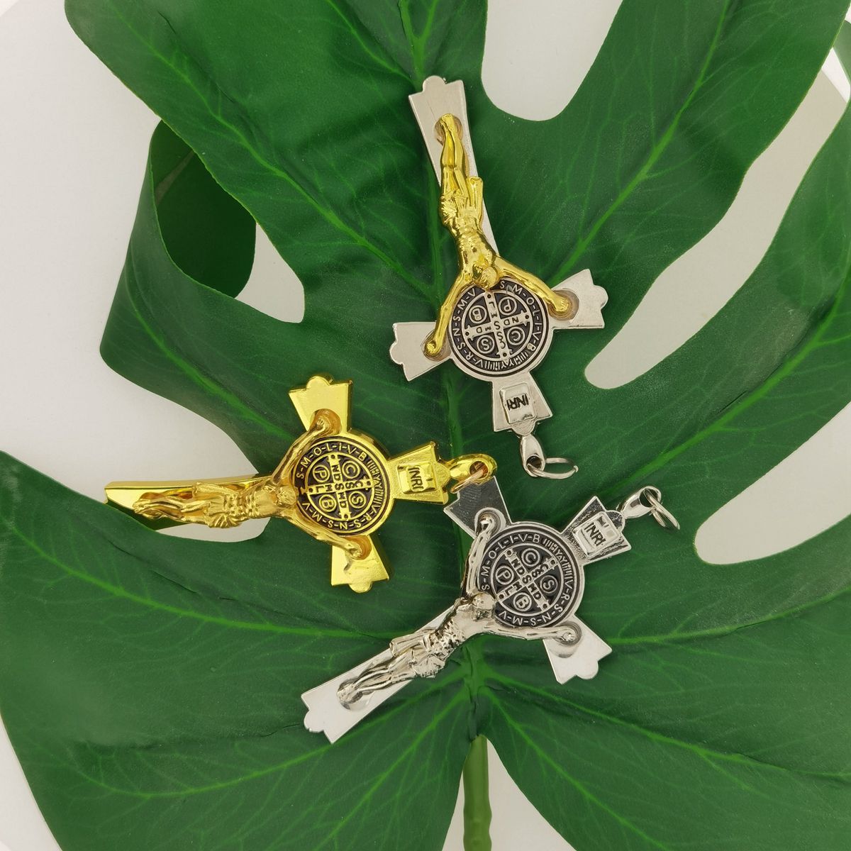 1 Pc Jesus Crucifix Pendant Necklace INRI Saint Cross Jewelry Charm