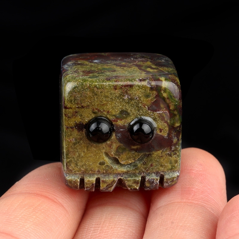 Bloodstone Cube Gemstone Block Spirit "I'm here for you Handmade Craved 20MM Square Ornaments Home Decoration