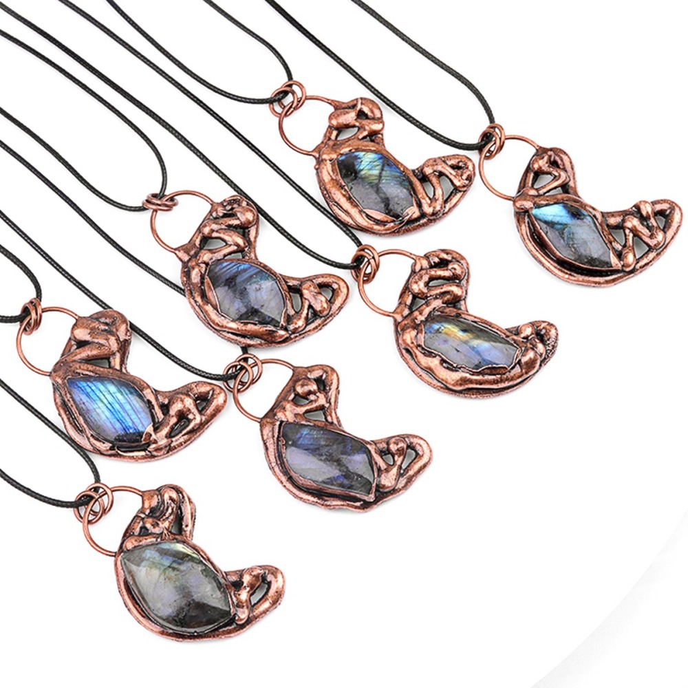 Reiki  Healing Crystal Stone Pendant Necklace for Men and Women, Labradorite Retro Red Copper Moon Stone Pendant