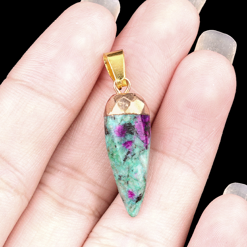Handmade Craved Faceted Chili Gold Stone Pendant for Making Jewelry