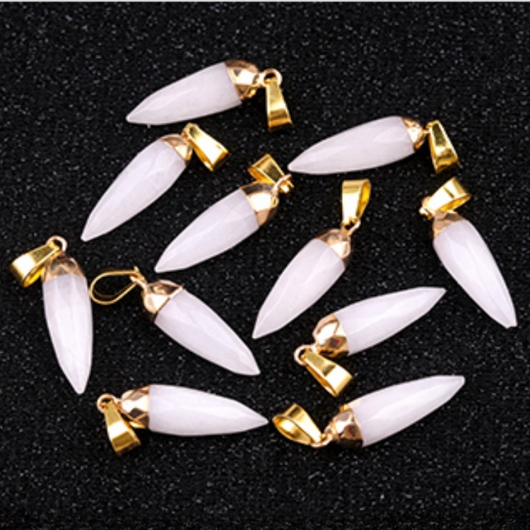 Handmade Craved Faceted Chili Gold Stone Pendant for Making Jewelry