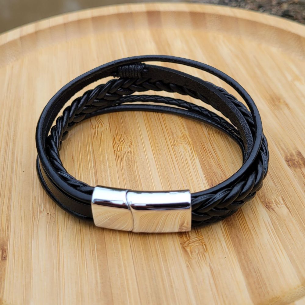 Multi-Layer Men's Braided Leather Bracelet Wristband Cuff Bracelet for Men Gifts Stainless Steel Clasp