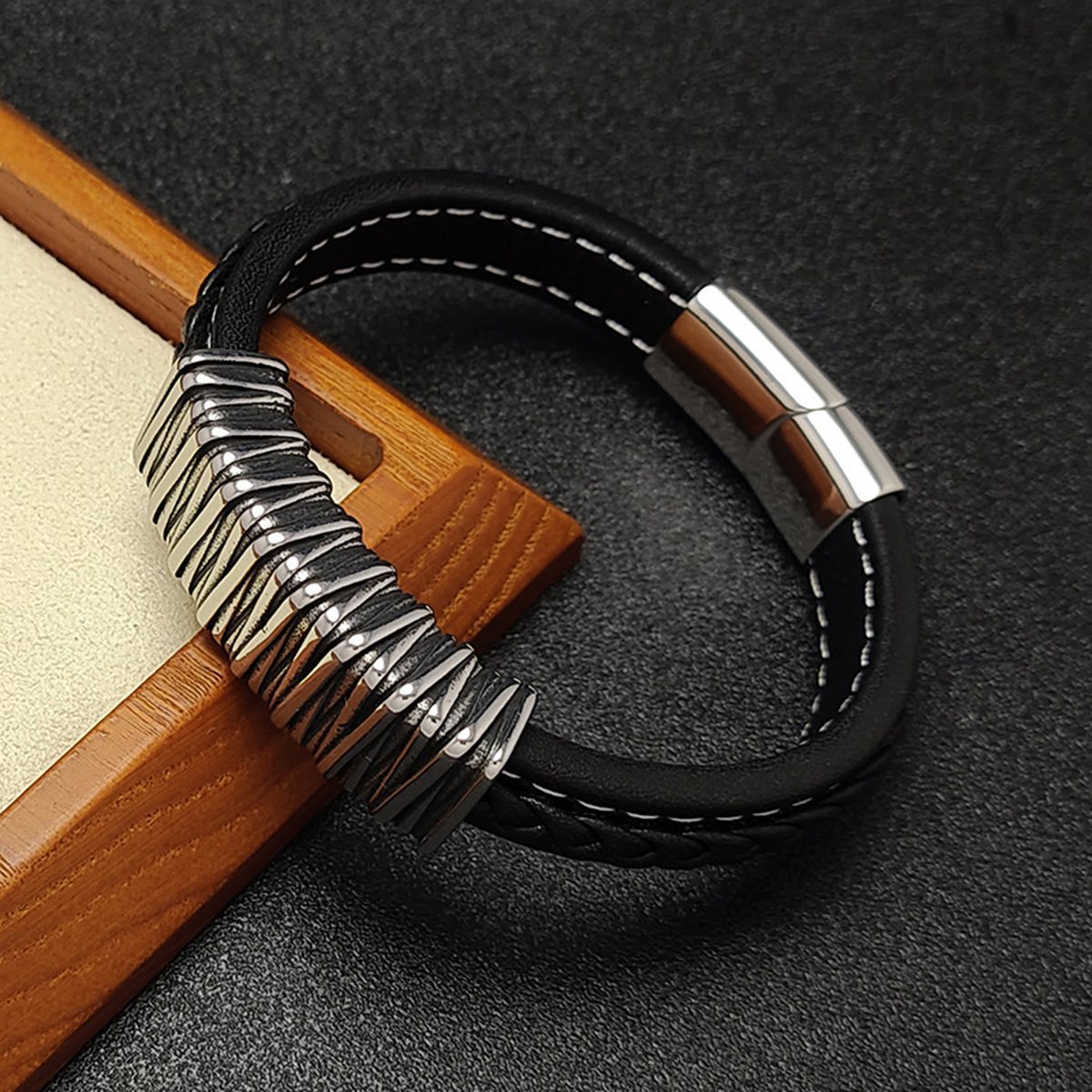 Men's Braided Leather Texture Retro Stainless Steel Clasp Wristband Cuff Rope Bangle for Men Gifts