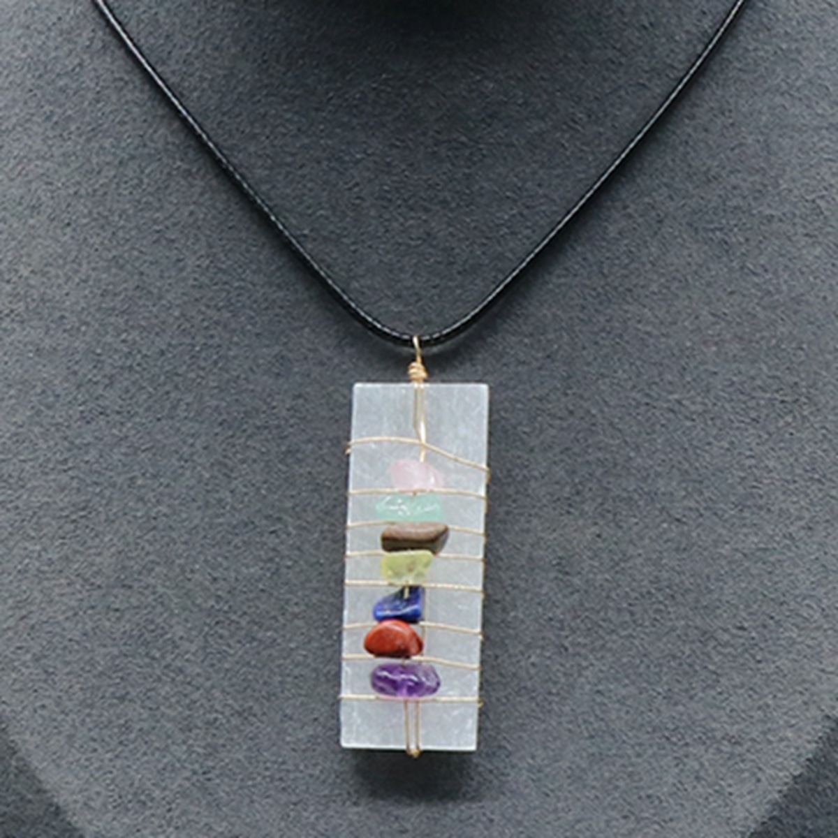 Fashionable White Selenite Crystal Stone Gold-Plated Wire Wrapped 7 Chakra Natural Stone Classic Pendant for Party Gifts