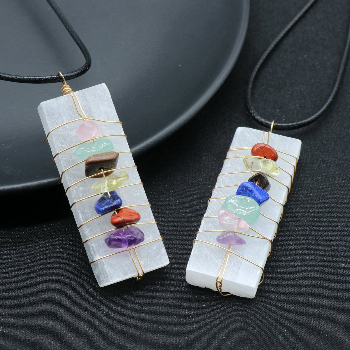 Fashionable White Selenite Crystal Stone Gold-Plated Wire Wrapped 7 Chakra Natural Stone Classic Pendant for Party Gifts
