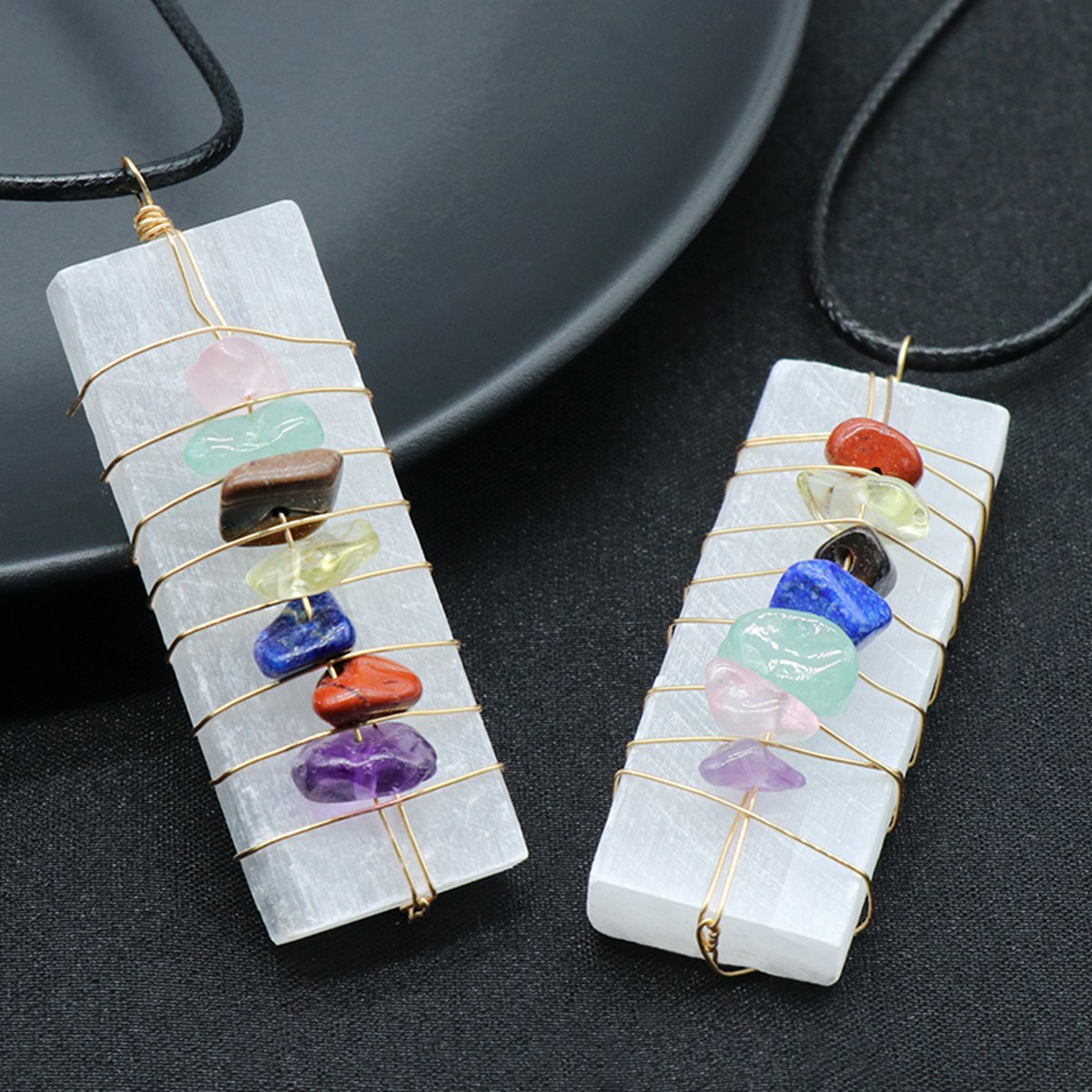 Fashionable White Selenite Crystal Stone Gold-Plated Wire Wrapped 7 Chakra Natural Stone Classic Pendant for Party Gifts