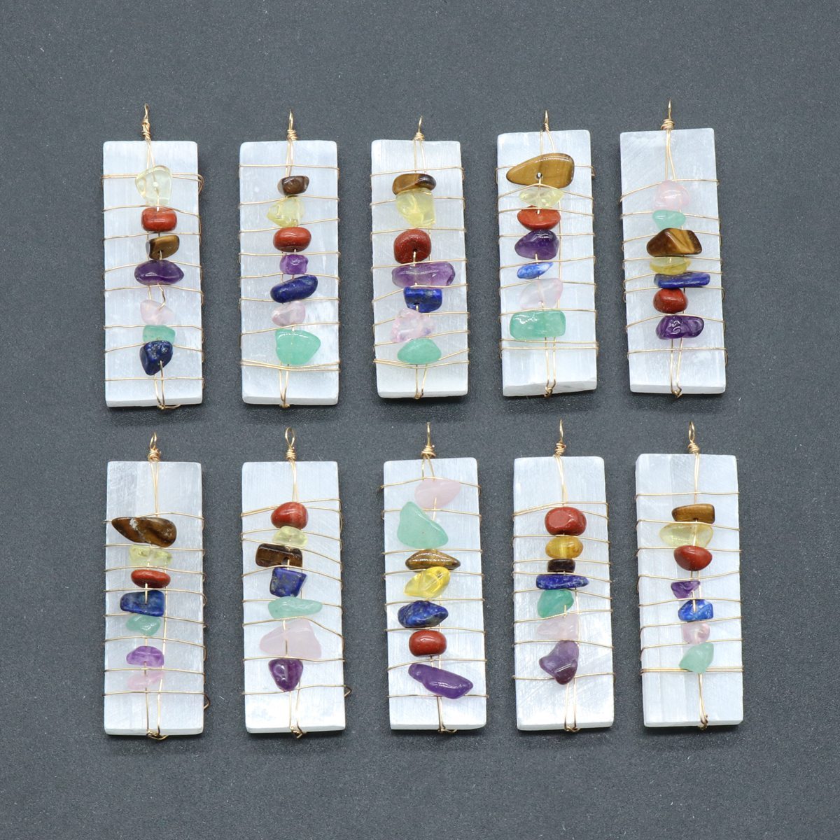 Fashionable White Selenite Crystal Stone Gold-Plated Wire Wrapped 7 Chakra Natural Stone Classic Pendant for Party Gifts