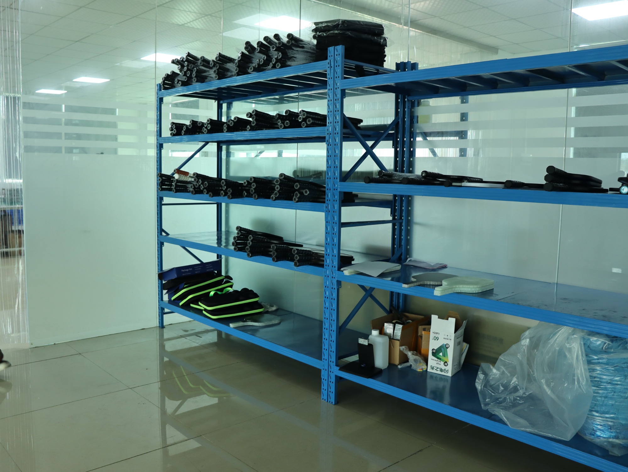 Carbon fiber pickleball paddle by professional OEM factory, lightweight, high-performance, custom-made, durable, USA standard paddle for best control