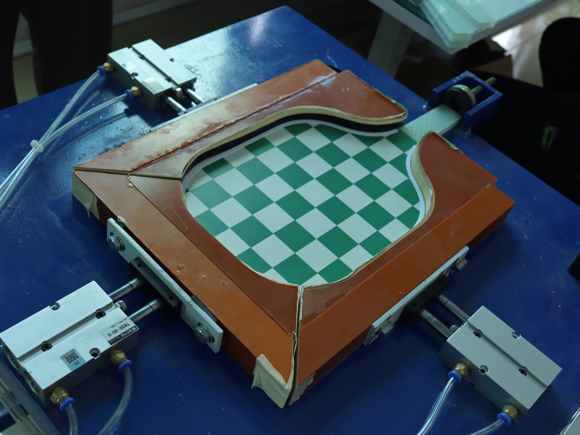 USA standard carbon fiber paddle made by international pickleball paddle supplier