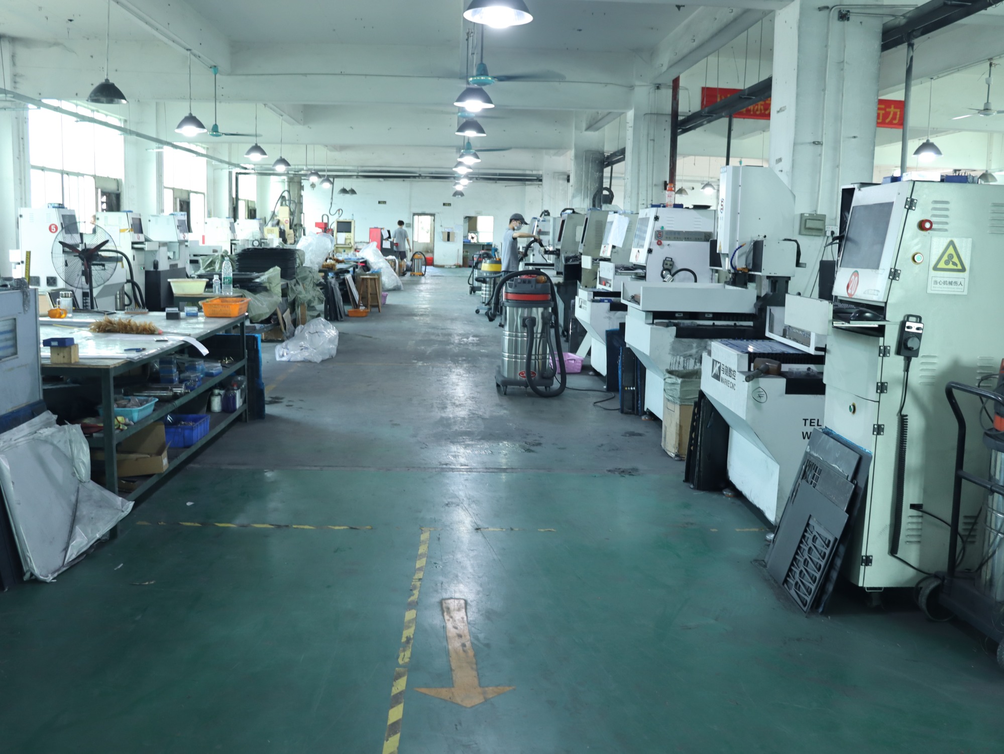 OEM pickleball paddle manufacturer offering custom carbon fiber paddles