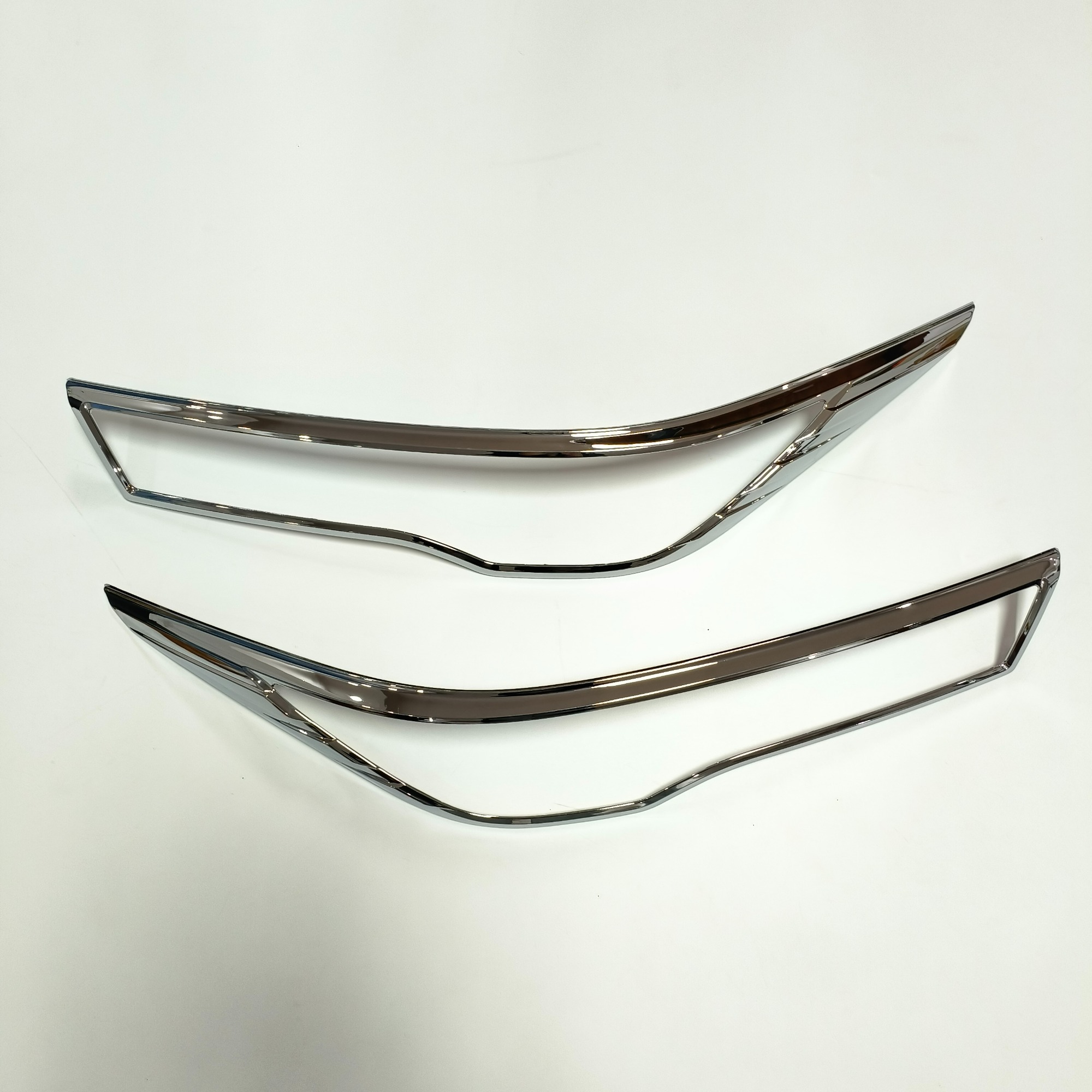 Factory Direct Car Accessories 2023 Headlight Cover Door Handle Bowl Body Kit for Toyota Innova