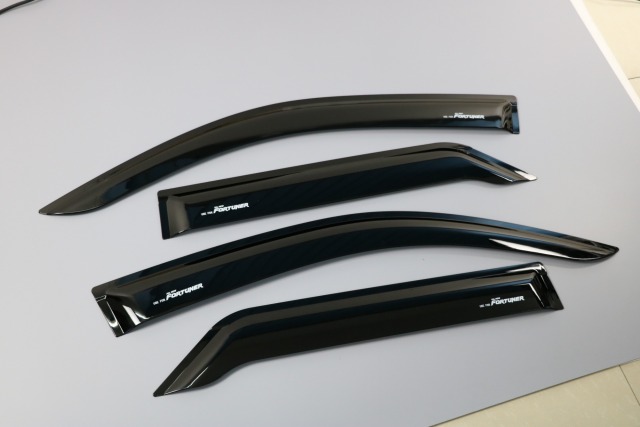 Custom Window Sun Visor for Toyota Fortuner 2021